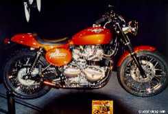 TRACKER  moteur TRIUMPH